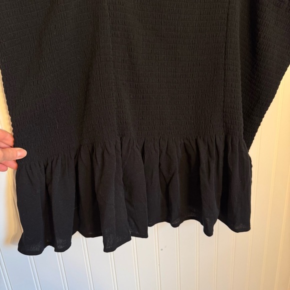 Torrid Women’s Black Crinkle Gauze Smocked Tank Top Size 4X - Picture 5 of 12